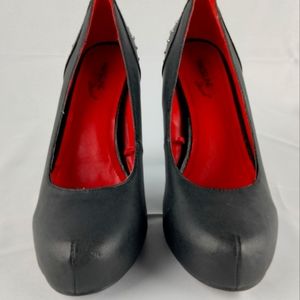 Madeline Stuart 5-in heels size 8 and 1/2